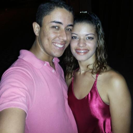 Dê valor pra quem está ao seu lado e faz de tudo para te ver bem. Porque pra te iludir tem muitos, mas pra te fazer feliz, poucos.'