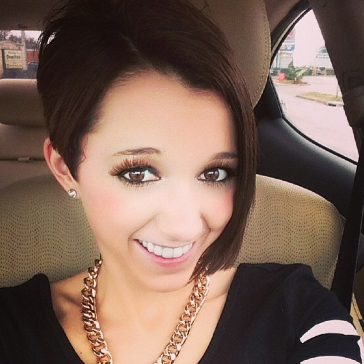 Im an amazing person inside and out....If you don't think so, then you don't deserve to know me!