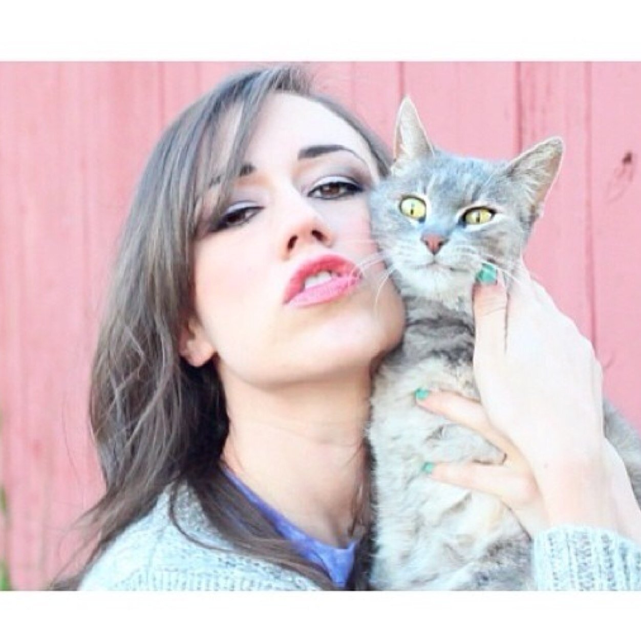 Fan page deicated to colleen ballinger !! Canada ! It would be really FILK. If you followed me :)