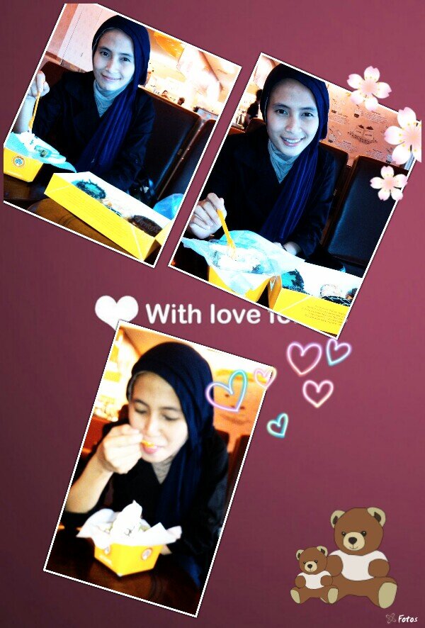 fitria_v's profile picture. 