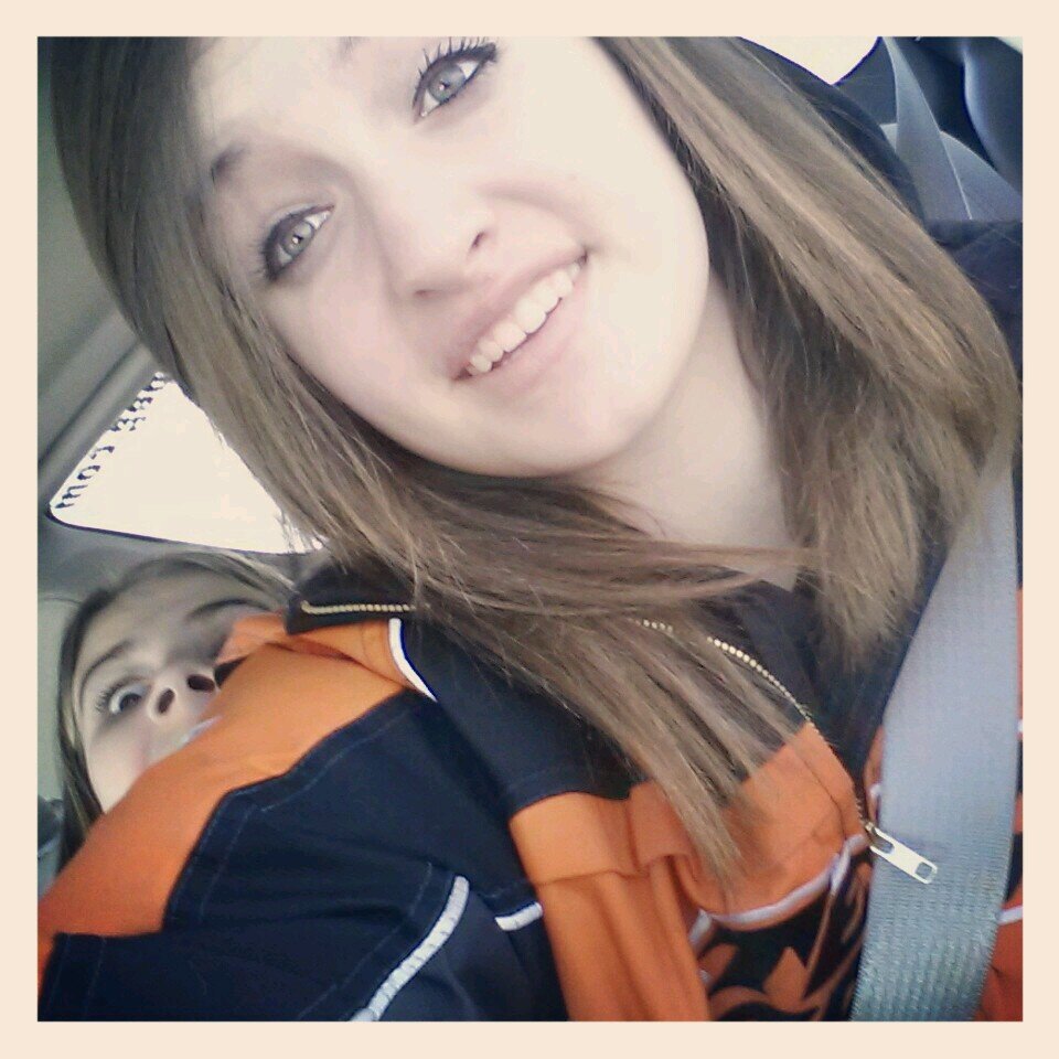 HinkMh's profile picture. colt 45 two zigzags, baby thats all we need. we can go to the park after dark smoke that tumbleweed