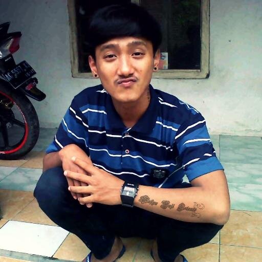 wahyumandoer's profile picture. keep smiling when liver disappointed™ ☺ ▲ Allah selalu ada O:)