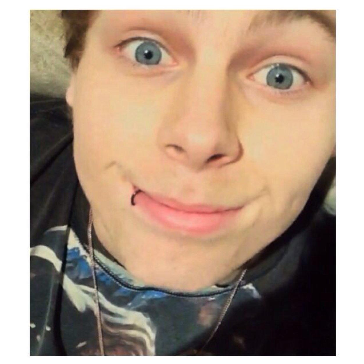You just got a free follow from @cutiehemmos :) she follows back!