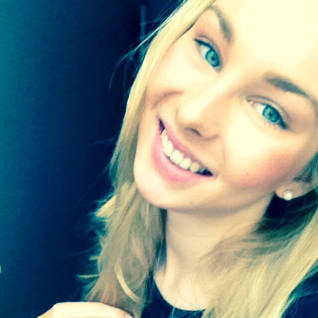 saralotta_l's profile picture. MKV-student från Göteborg som drömmer om att dansa i tåspetsskor. Befinner sig just nu på utbyte i Paris för att läsa marknadsföring och kommunikation.