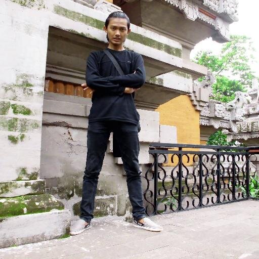 selalu berusahaaa 
love u eka winarti @eka_apple
