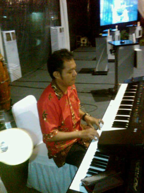 all arround music | sound system equipment | free setup n' tuning | mc n' singer | recording & music course | call : 081381452518_085717247777