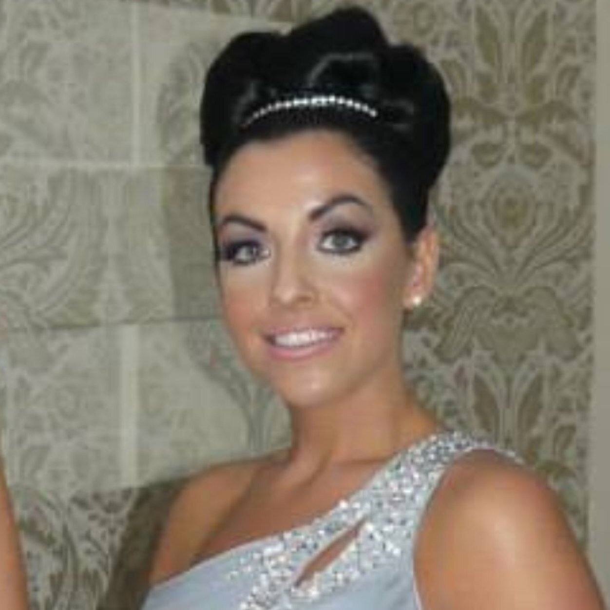 HayleeMorrey's profile picture. Nothing lasts forever. So live it up, drink it down, laugh it out, avoid the bullshit, take chances, and never have regrets.”❤