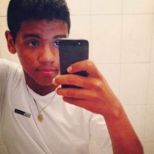 Nαo importa  o quє єu digα,
Você  irα vαlorizαr pєlo quє vê,
julgαr pєlo quє ouviu
e opinαr pєlo quє conhєcєu (!)