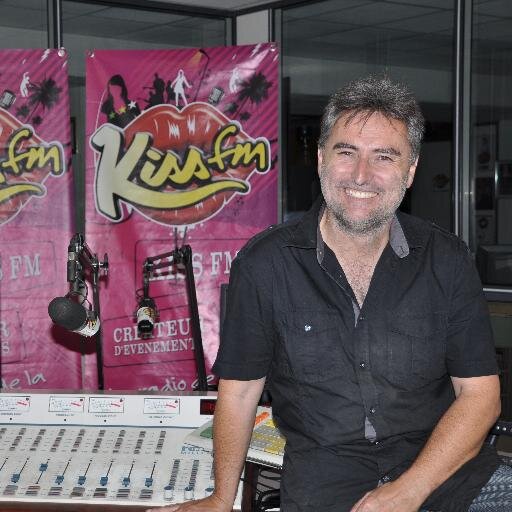Directeur d'antenne de Kiss FM
Webradio Kiss West Coast