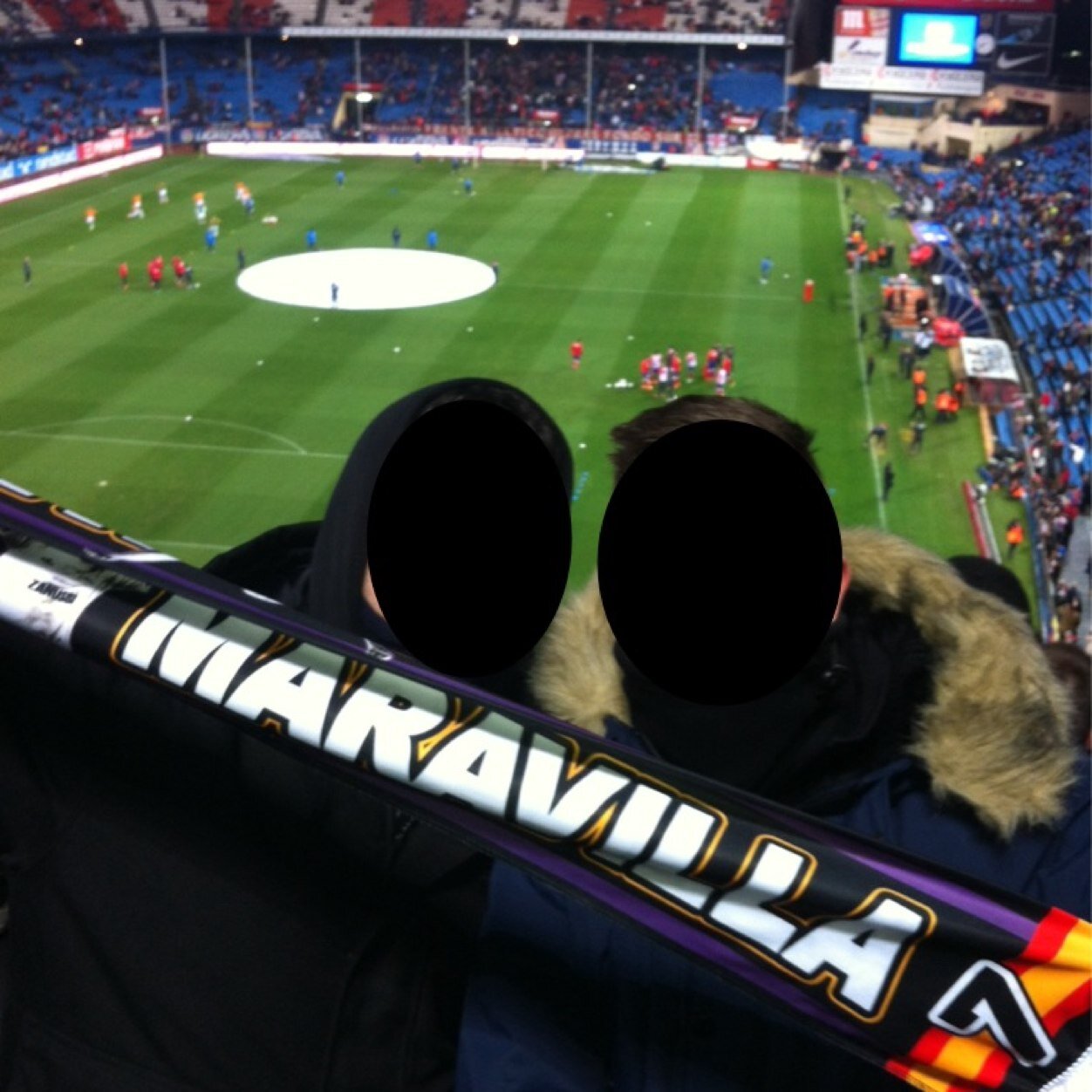 Vivimos por ti vence por nosotros. Mil batallas , mil victorias. Mas español que la bandera y mas madridista que el escudo. Madrid territorio del Real.