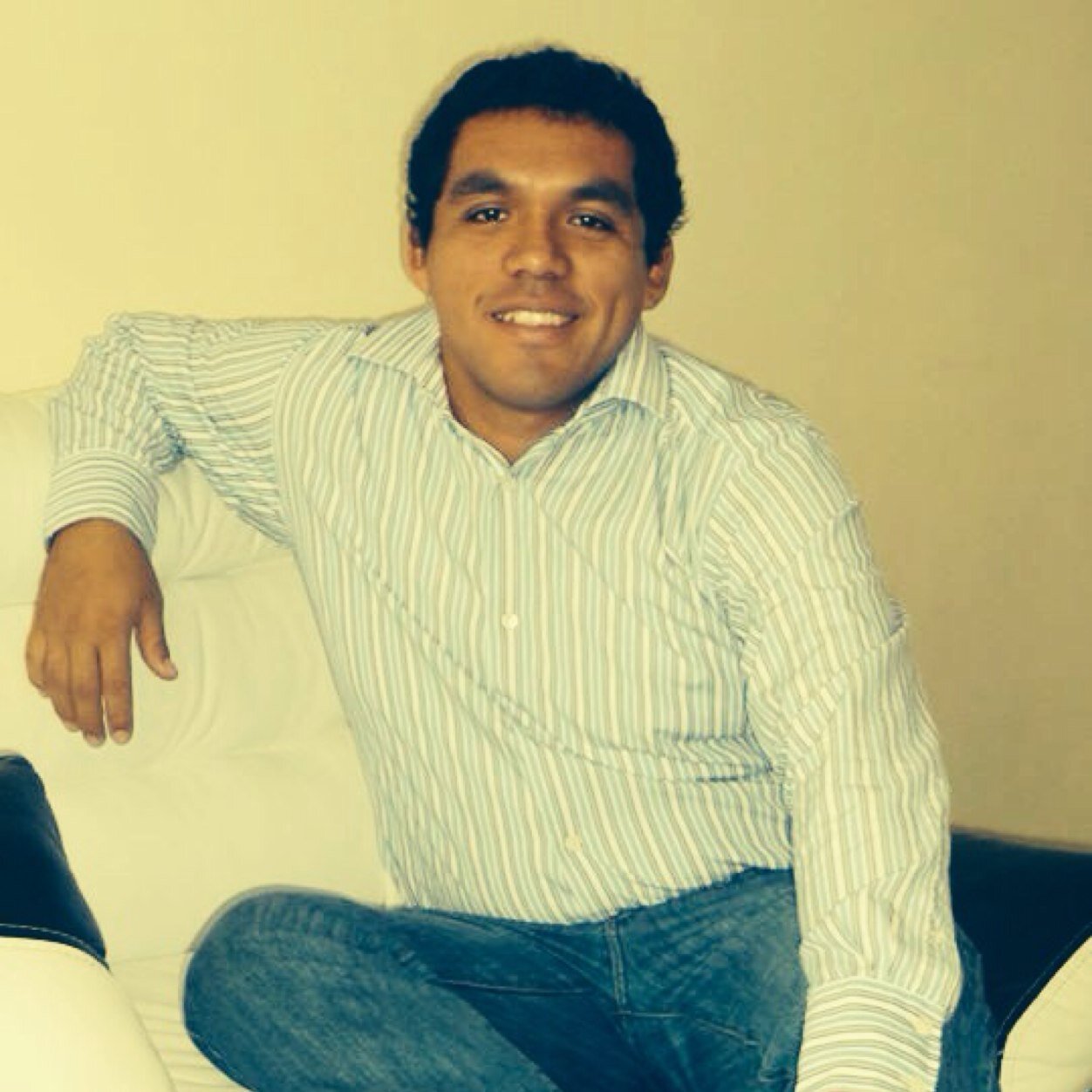 Abogado, me encanta mi profesión. Trabajador incansable, surfista frustrado, amante de los autos y metodico.
