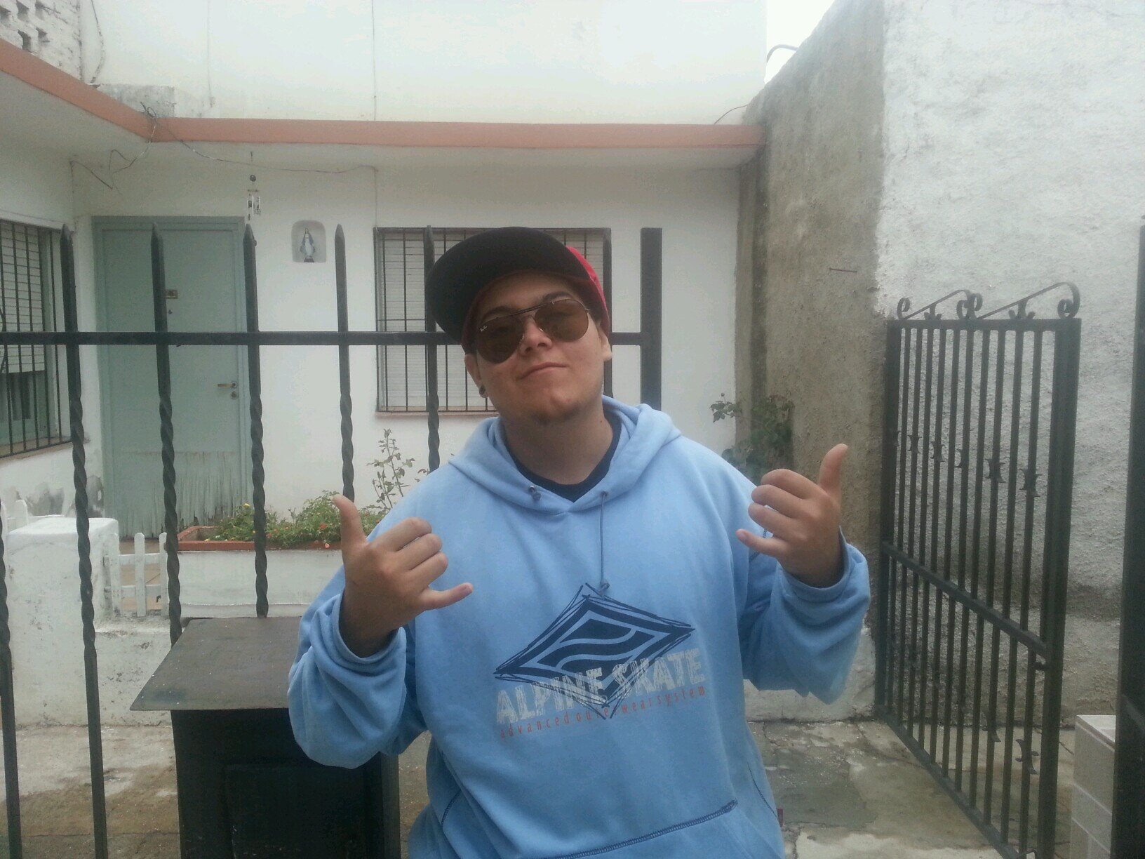 ZmuttGerman's profile picture. R.I.P dont means you are death it just mean rock in peace