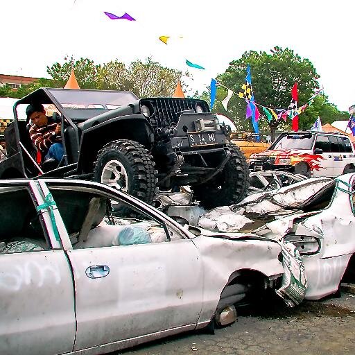 OComm_BBSTV's profile picture. lets join Official Twitter Account of O-Comm, TV Program on BBS TV Channel 46 UHFsurabaya CP: 085731553326 - 312ACA4B