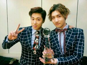 東方神起が大好きです(*´∀｀*)ユノとチャンミンを心から応援してるビギです。