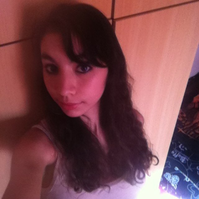 slt j'ai 17ans j'aime pink, miley cyrus, rihanna charlie brown est plaint d'autres en corre follow me i follow back je suis de corse:propriano ❤⭐