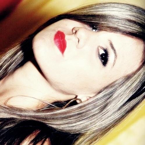 Não Tão complicada, mas nem tão siimples assim*-*
Flamenguiista/ Ariana/ Impaciênte/ Feliizinha  ...Famíla EJC # DEUS MEU PORTO SEGURO *