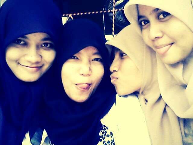 I'm simple,Fighting for My future
believe Allah always protect me :)
Love Allah, Muhammad, My parents, and all my friends :)
SHS 363 XII IA3
