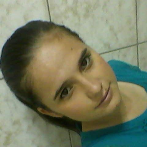 tenho 16 ano , gremista , signo :Câncer !