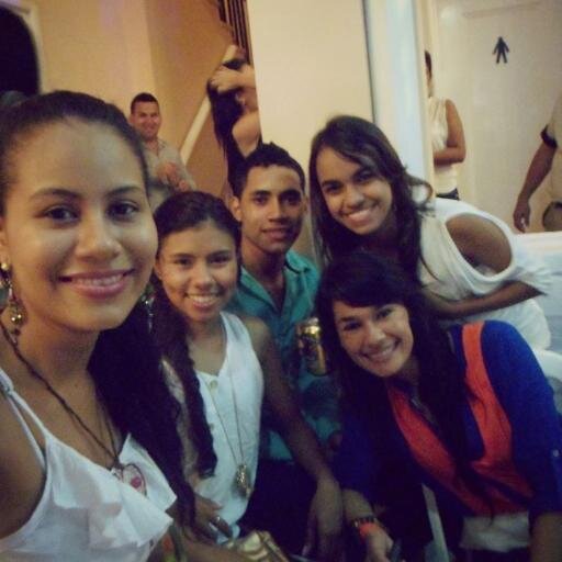 angiemerdedes's profile picture. 