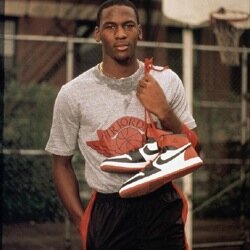 Lovin life in LA! Born sneaker head trying to get that bread!