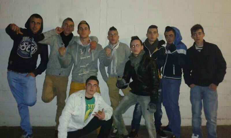 JaviiMoliinaa's profile picture. Lo amigos son la familia que se escoge. yiiii