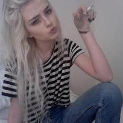 totallyunwanted's profile picture. ; anon account ; dutch ;                                                          {last cut ; 15-01-2014}