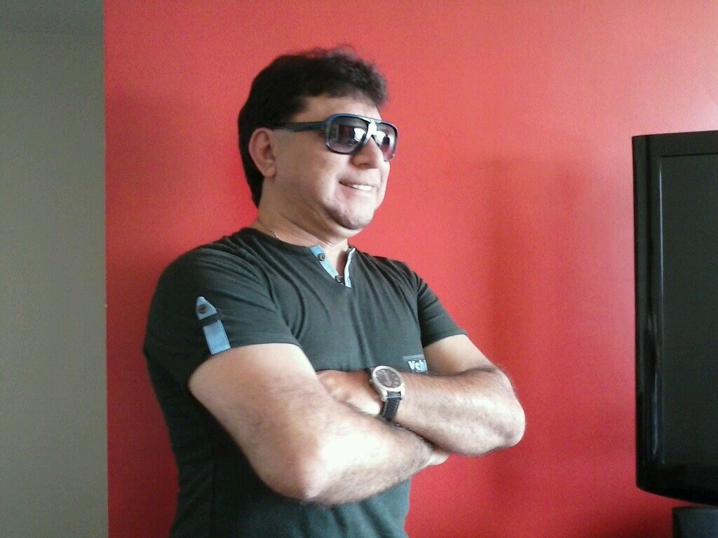 MARIO COVARRUBIAS CANTANTE ANIMADOR SHOWMAN DE MUSICA CRIOLLA E INTERNACIONAL TRABAJA EN RADIO SAN BORJA 91.1 FM  CONTACTO 995152842