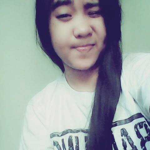 siska heriana 12.12.1996 hadapi hari-hari dengan senyuman :)