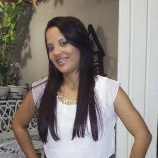 Publicista, amante del arte y el buen gusto.Me encanta bailar y salir, enamorada de la vida y la familia q Dios me ha obsequiado!Creo fielmente q existe un Dios
