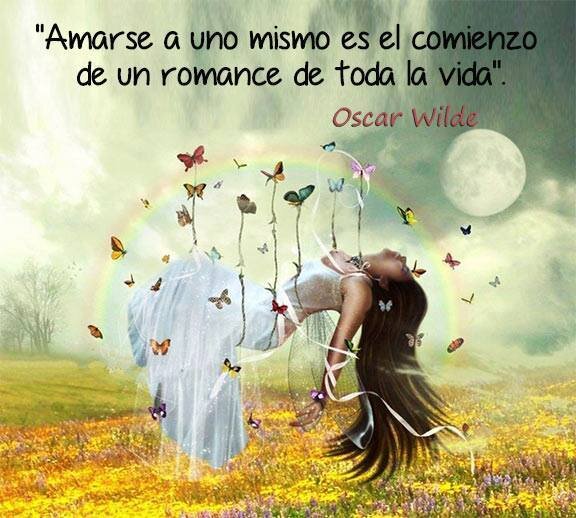 Mujer de la amazonia ecuatoriana, comprometida con la alegría y la paz.