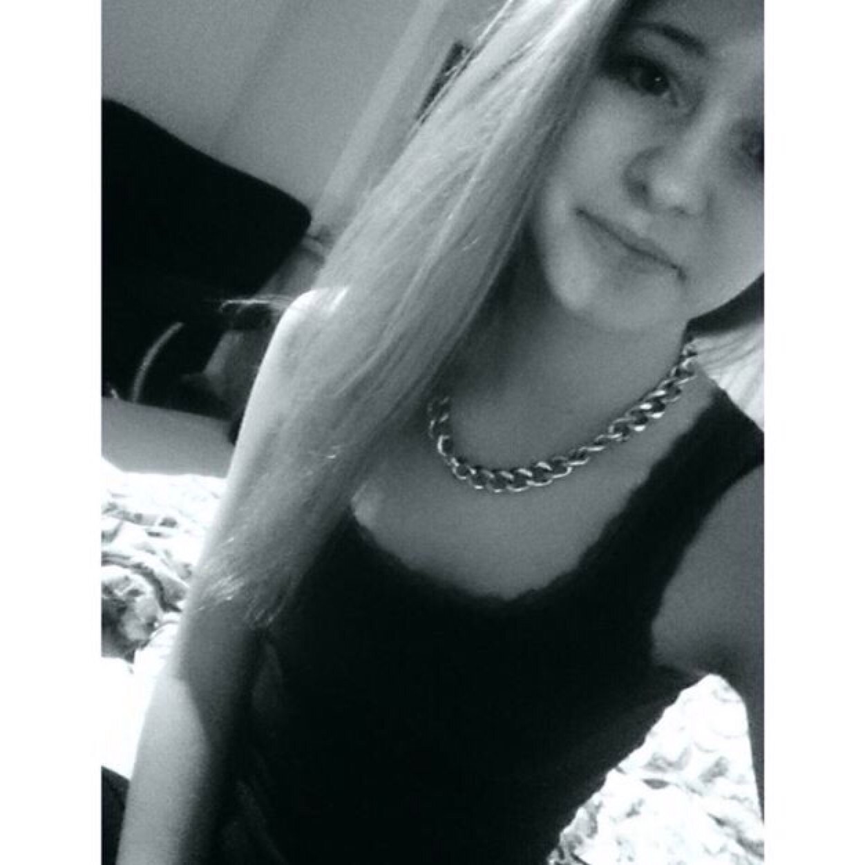 ♡ In love with jdb and dominik klein. fangirling. reading. eating. wanting. sleeping. dancing. fanfics. netflix. ♡