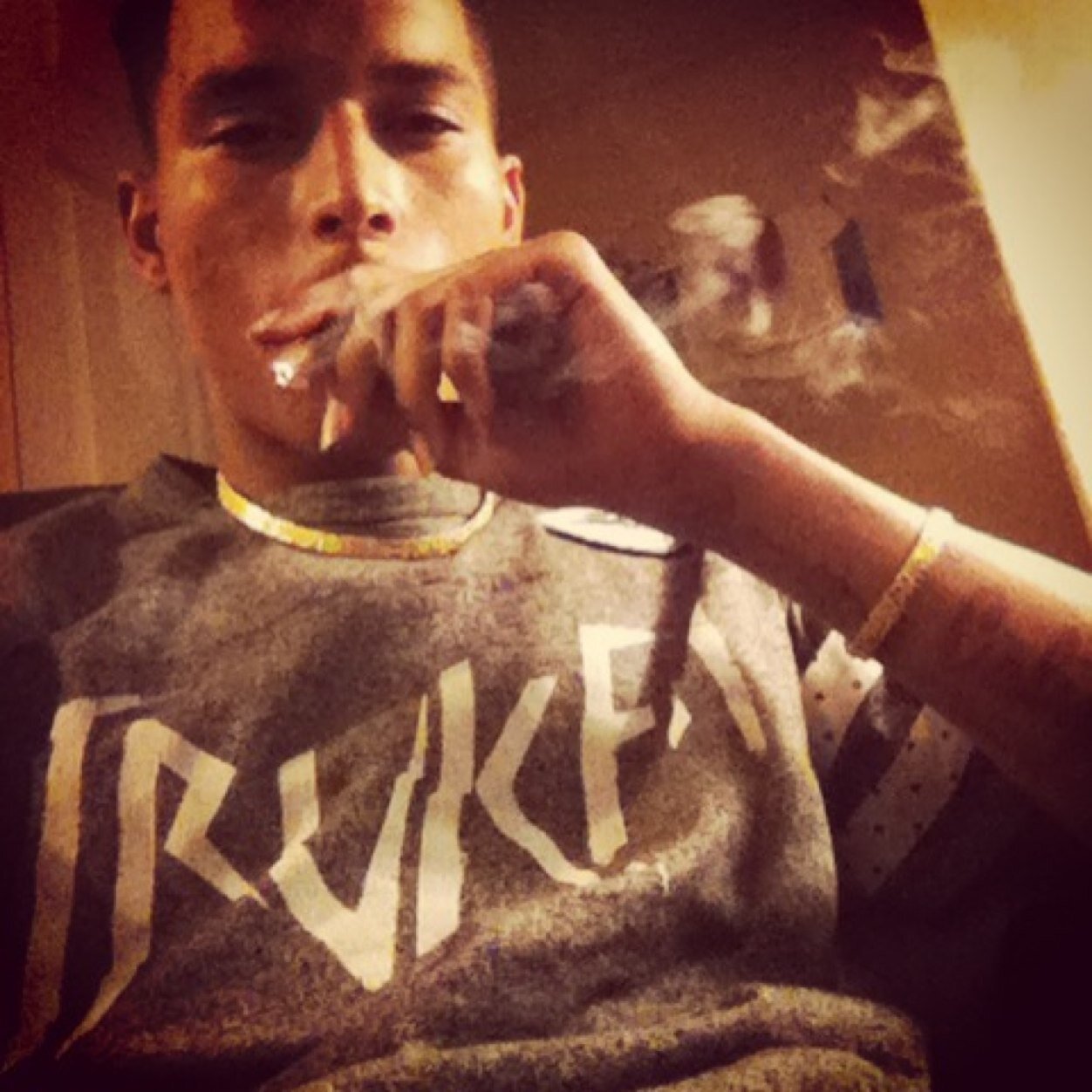 18 born n raised in CALI Chief all day. And its ⛵#KosherLife⛵ or smoke an oz. of spice! #nuffsaid San Diego, CA (92114)
