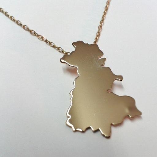 Hand-made jewellery and  craft pieces inspired by the 32 counties of Ireland. https://t.co/KHJRVhwe96 https://t.co/urkbEfOiqy
https://t.co/aK2Hv2Bglc