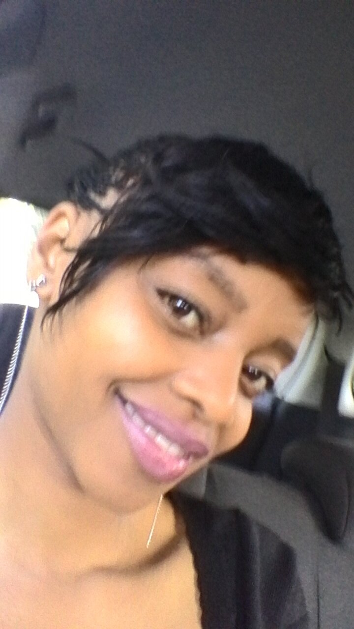 tivananaina's profile picture. 