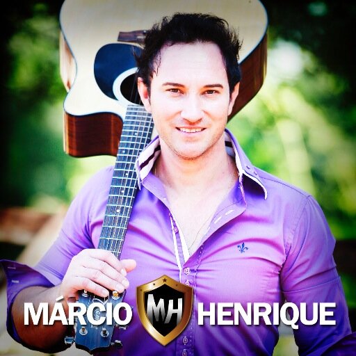 Cantor, compositor e músico, Márcio Henrique é versátil e interpreta canções no estilo Sertanejo Pop e Romântico. Atualmente divulgando Brincadeira do Beijinho.