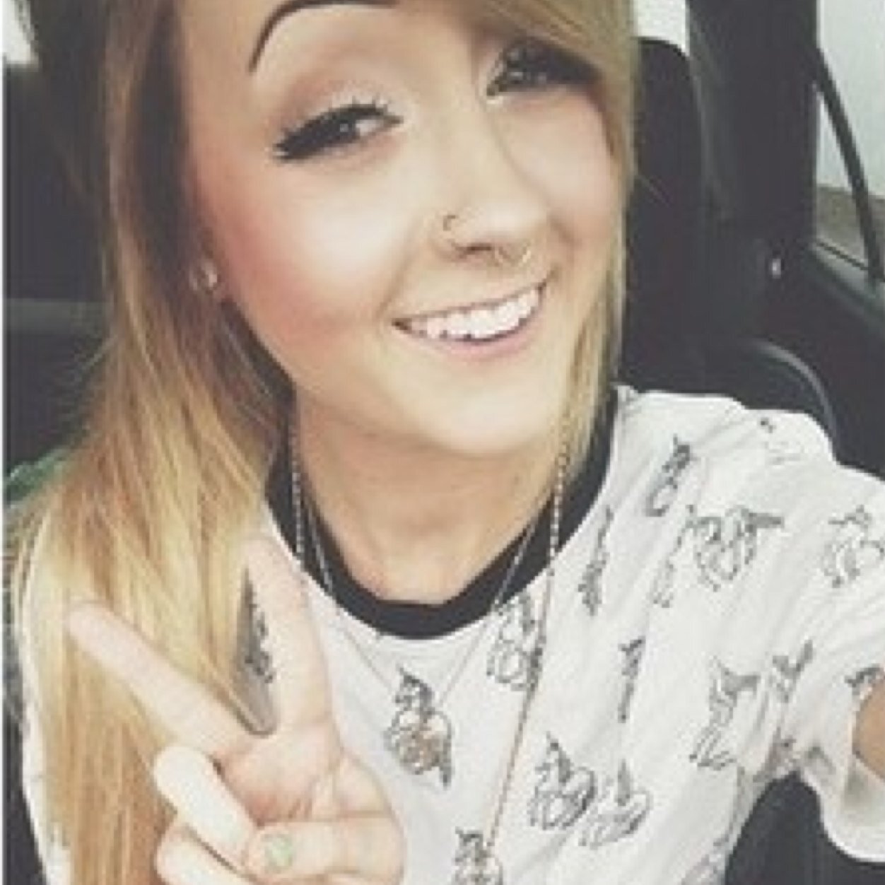 Aspen here. I dont know what to put here... Single. Huge fuck up. Done