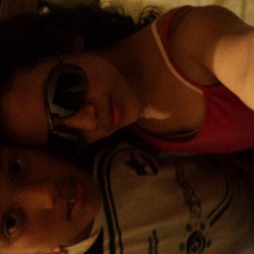 JeccaPaola's profile picture. amigos de twiter por favor sigamme q  yo los sigo los quiero un besote para todos los q  me siguen