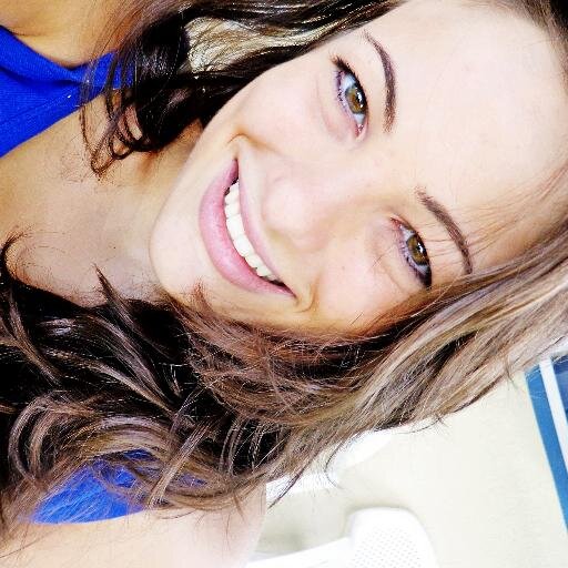 Arrisque as atitudes, viva os momentos, proveite as oportunidades, esqueça os erros e apenas seja Feliz ! = )