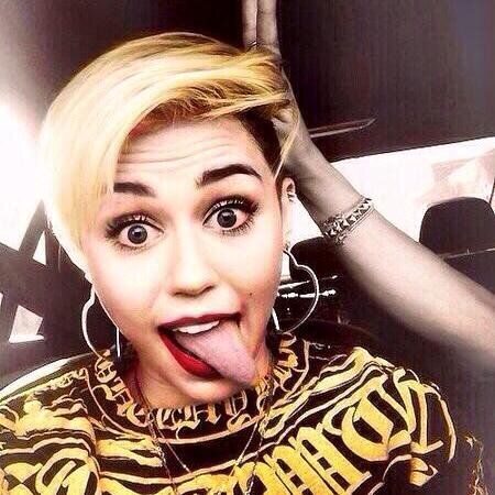 Francielle29's profile picture. 