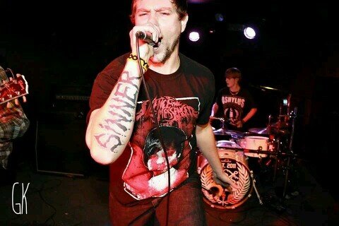 Born and raised in Oregon. Love music. Love my dog. Love my woman. Love my family.