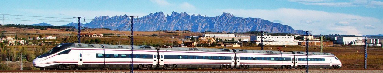 http://t.co/z4dnaPa17i és la revista digital per estar informats del món ferroviari des de casa nostra.