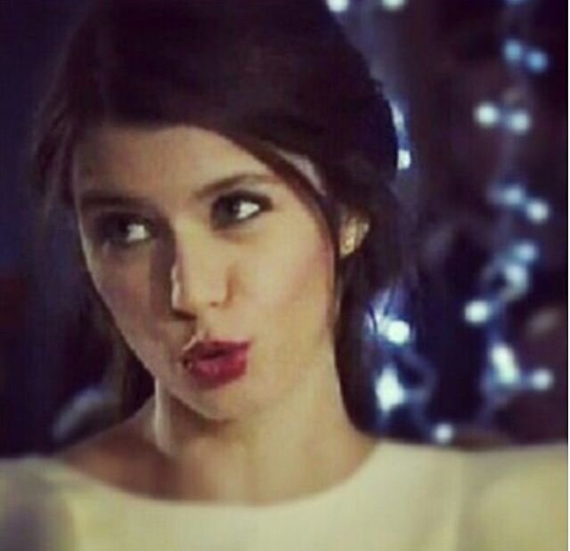 AhoudA12's profile picture. تعرفون آسمي ولگن لآ تعرفون قصتي تقرؤن مآ آگتب ولگن ليس گل مآ آگتبہ حگآيةة عن وآقعي لذلگ لآ تحگموا علي بَ مجرد آلقرآءةة !