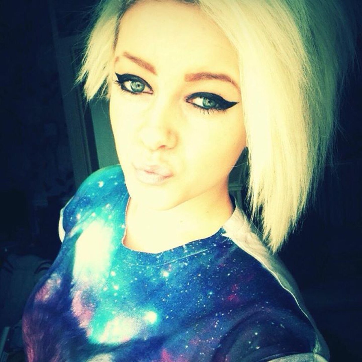 Hey im Chloeeee, 15, taken, England. fan of Jack Binstead:) he's an inspiration, x!Miley Cyrus!x I love my girlies Chrys, Saff and Liv!xoxo
Following back!:)