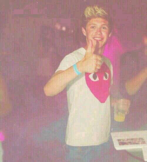 Can you please follow @niallftjmo and not this acc? :)