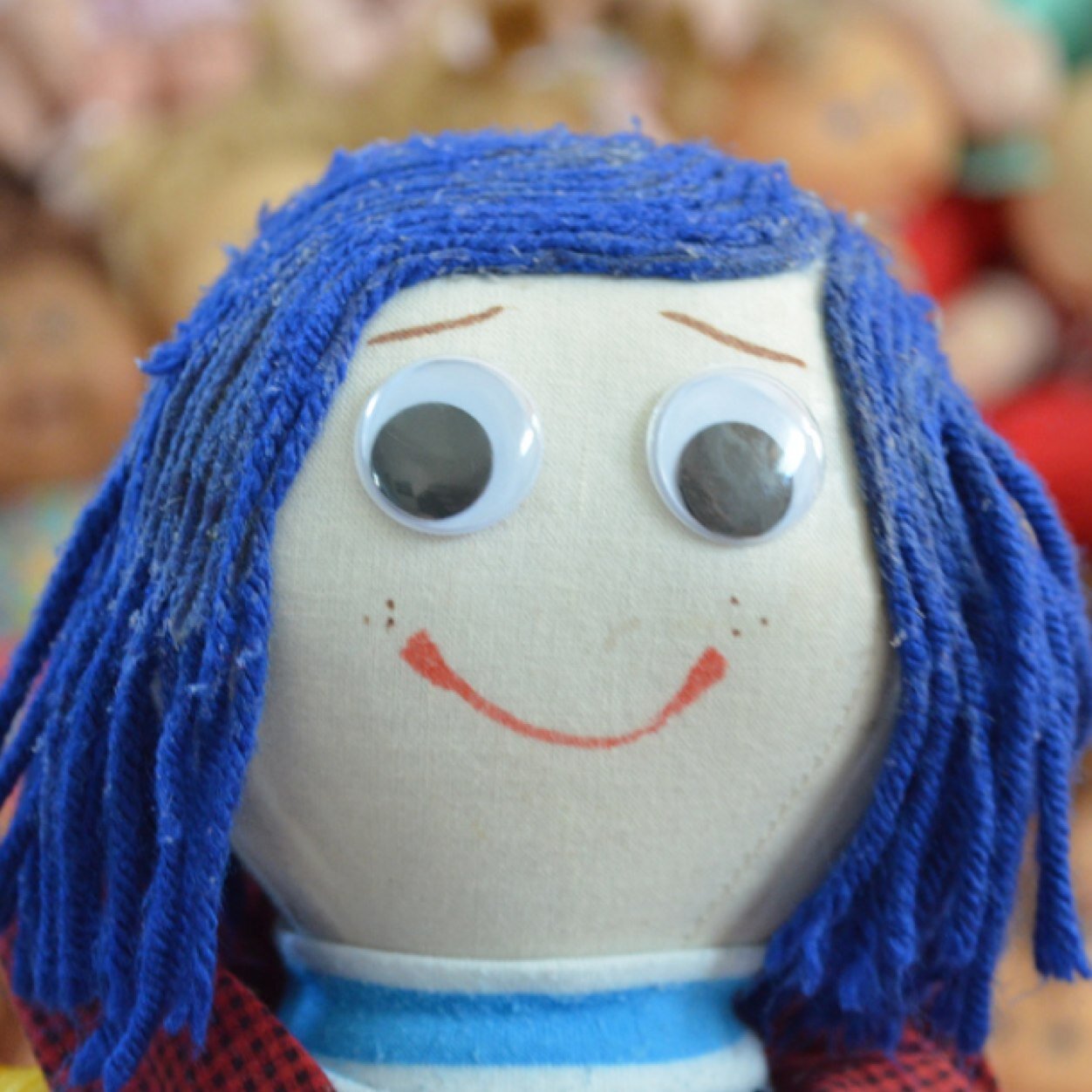 I am Coraline Joey Jones! Love chicken and gravy trains, Mr Bobinskys mice, and also my other fathers piano:)
