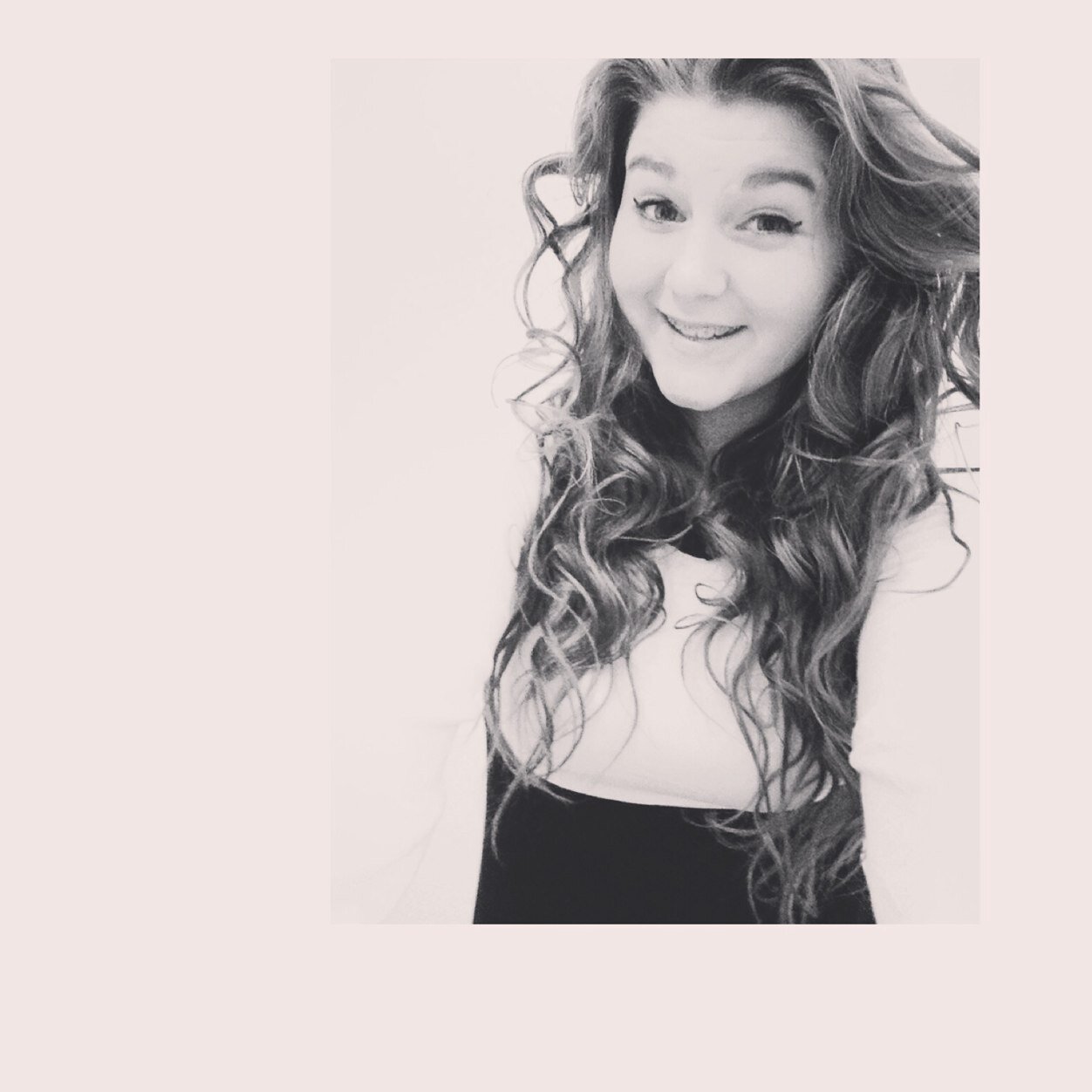 lolaaaxx04's profile picture. Free Follower Here! // follow my instagram: lolasilkxx
