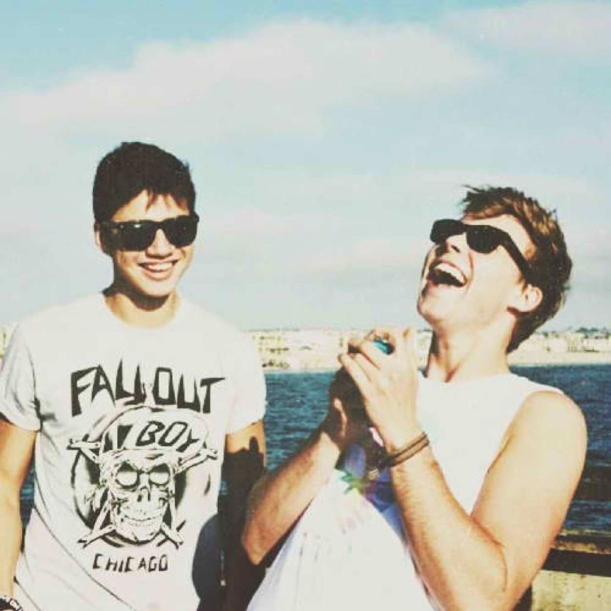 FREE FOLLOW!!! YAYAYAYAY!! So follow my main account @jaclyn_1234 please :)