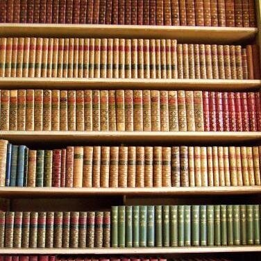 Associate Professor in Writing and Literature at Deakin University.