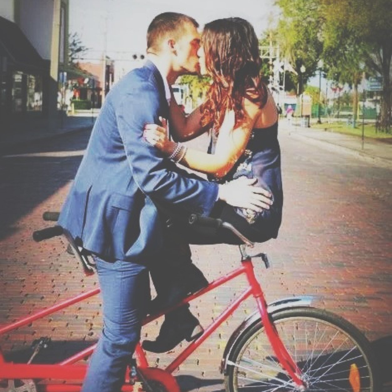 LifewithOlliffs's profile picture. Instagram @life_with_the_olliffs GOD, FAMILY, FRIENDS, and WAKEBOARDING :)