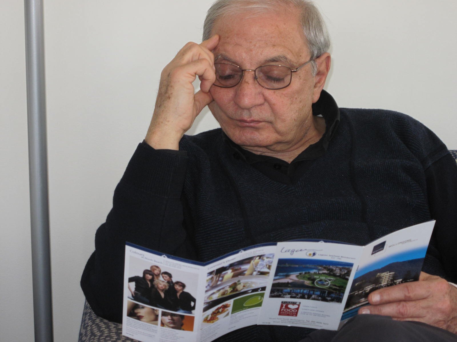 assaf_fayez's profile picture. A stuctural Engineer, Catholic Priest and Fine Art Painter